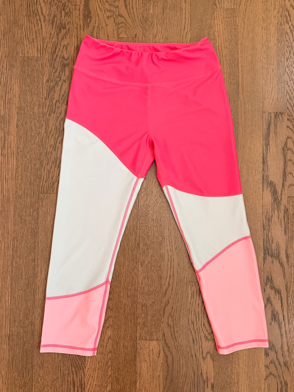 Fairytale Athletics Bubble Gum Wall Leggings Size S